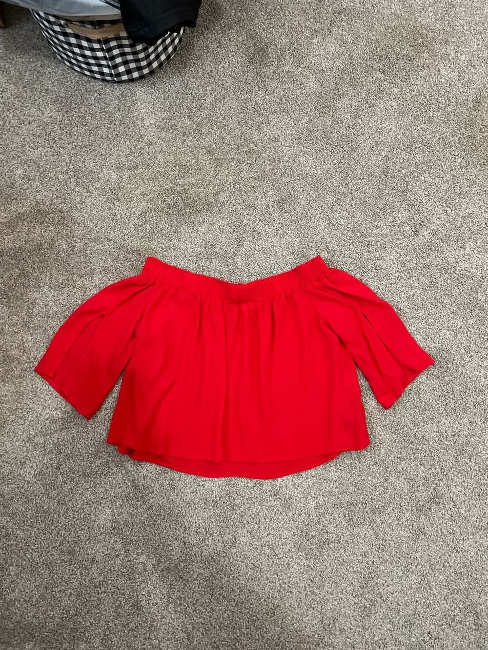 Buddy Love Jessy Off-The-Shoulder Split Sleeve Top Red Size S